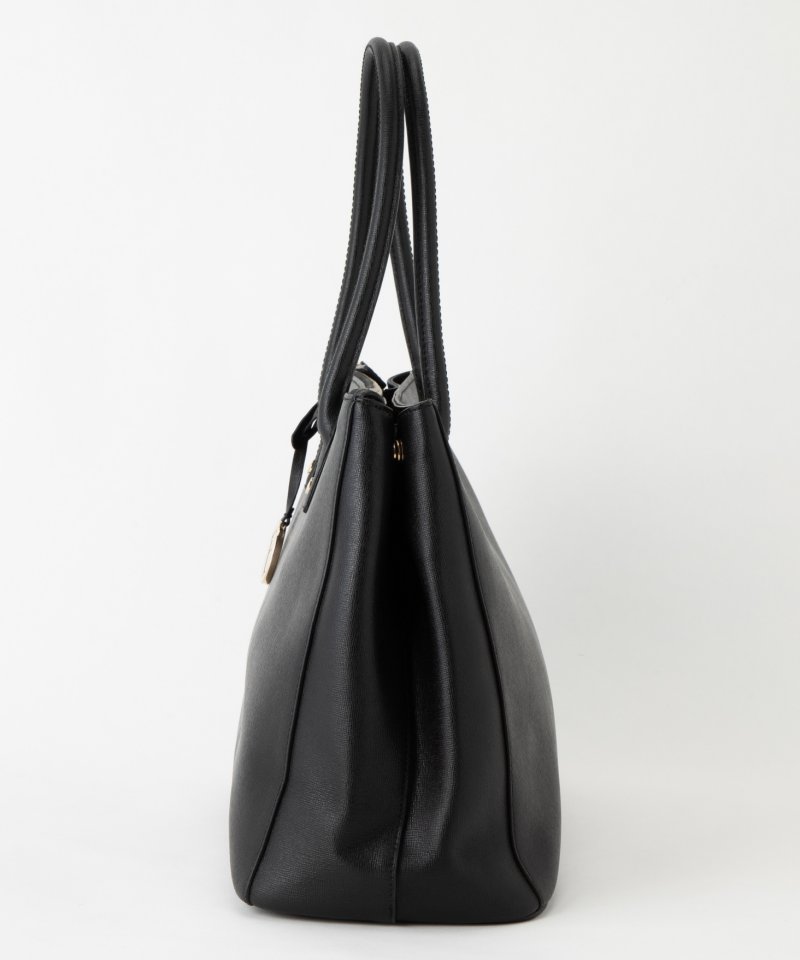 FURLA フルラ サフィアーノレザーBIGショルダーバッグ ブラック系