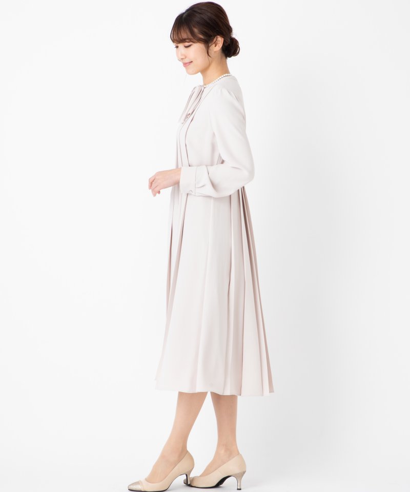 CELFORD セルフォード リボンタイ付きプリーツワンピース ベージュ系
