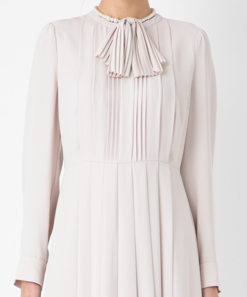 CELFORD セルフォード リボンタイ付きプリーツワンピース ベージュ系 CELFORD セルフォード リボンタイ付きプリーツワンピース ベージュ系