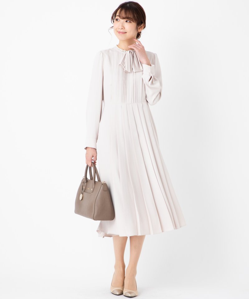 CELFORD セルフォード リボンタイ付きプリーツワンピース ベージュ系