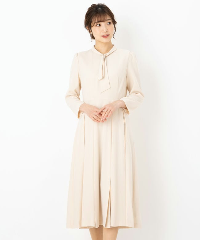 CELFORD リボン付きベージュワンピース CELFORD セルフォード リボンタイ付きプリーツワンピース ベージュ系