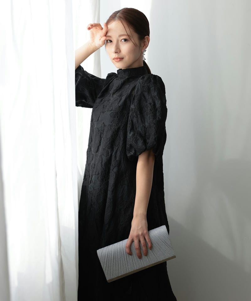 【styling/】黒色のボリュームスリーブドレスシャツ Loose（ルース） シャツ ドレープトロミ ボリュームスリーブシャツ