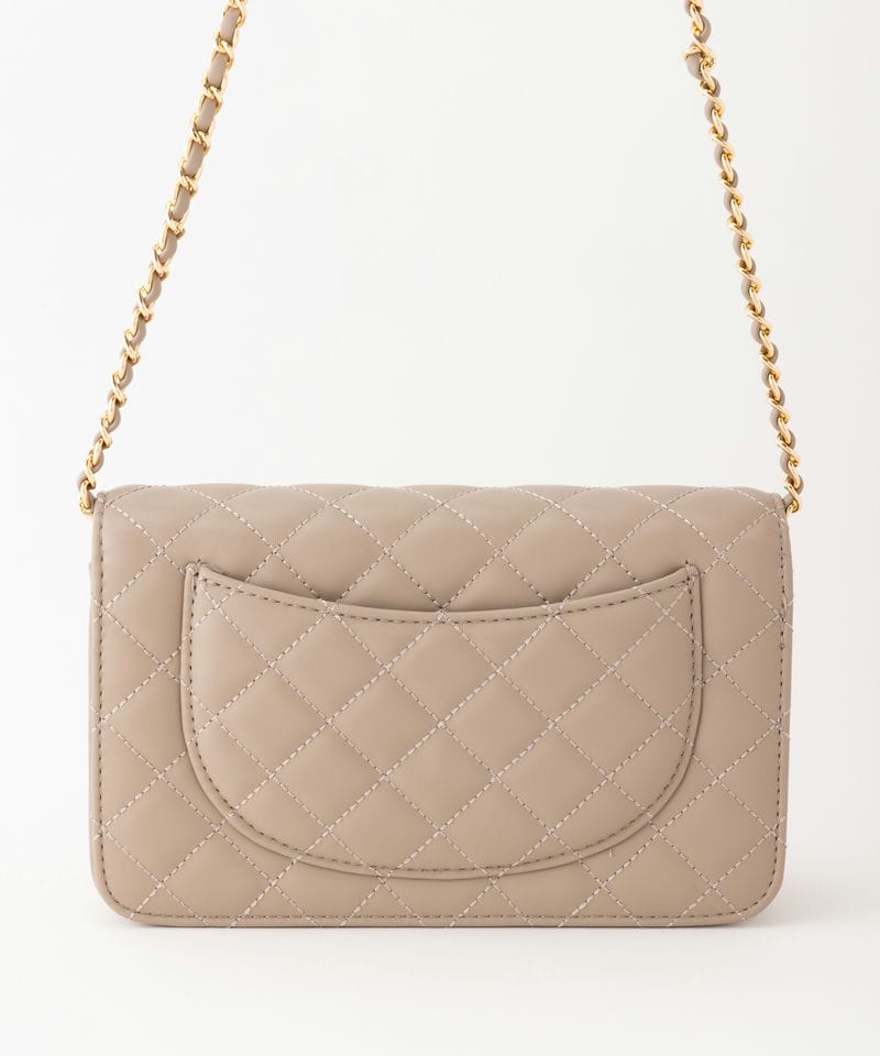 CHARLES & KEITH チャールズ & キース キルトプッシュロックショルダー