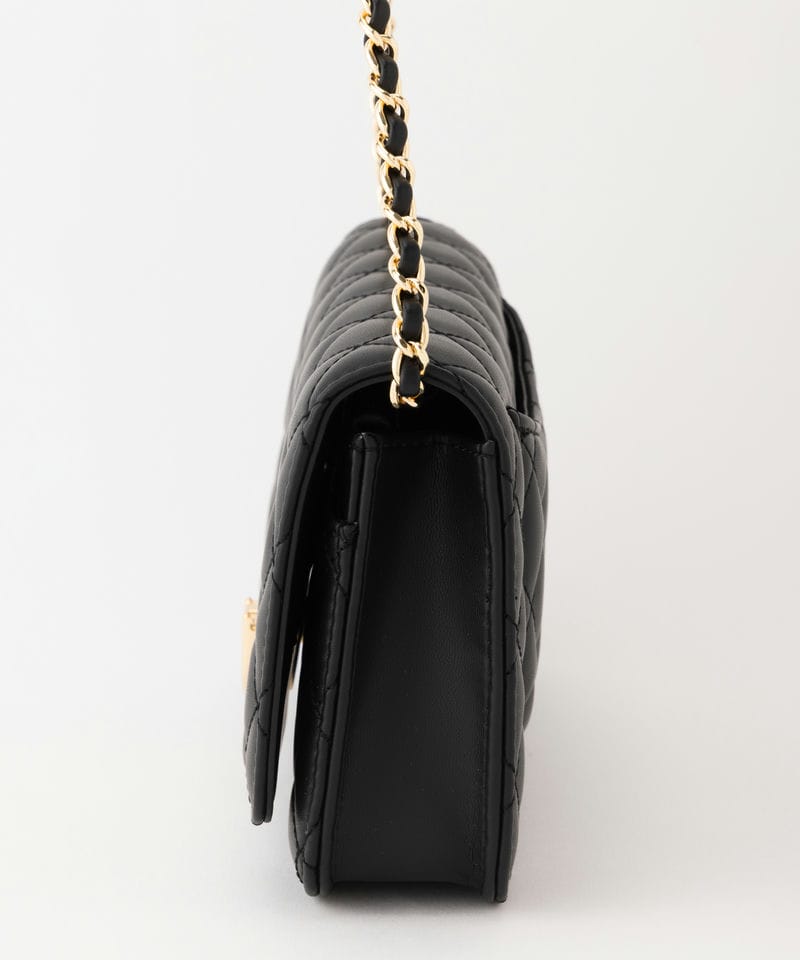 CHARLES & KEITH チャールズ & キース キルトプッシュロックショルダー