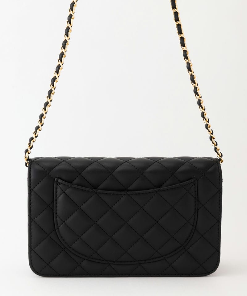 CHARLES & KEITH チャールズ & キース キルトプッシュロックショルダー