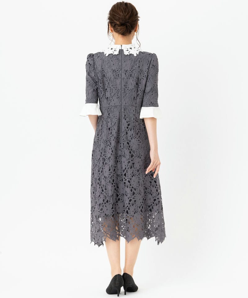 Leja レジャ 花柄レースカラース刺繍Aラインドレス グレー系 | 結婚式