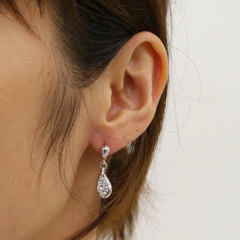 ANTEPRIMA アンテプリマ スタイリッシュメタルドロップピアス その他 x 