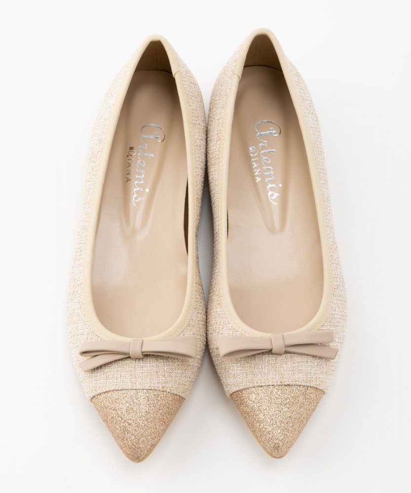 DIANA ダイアナ つま先グリッターリボンフラットパンプス ベージュ系