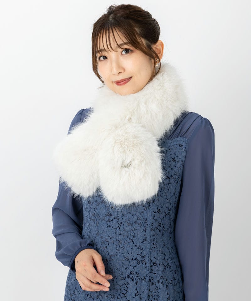 CELFORD セルフォード ビジューブローチ付きフェイクファーティペット
