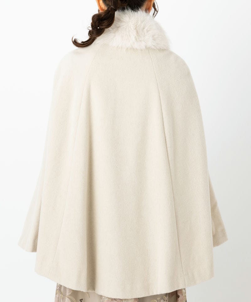 snidelアイボリー フリース ケープコート SNIDEL スナイデル ショートケープコート その他 x ホワイト系 | 結婚