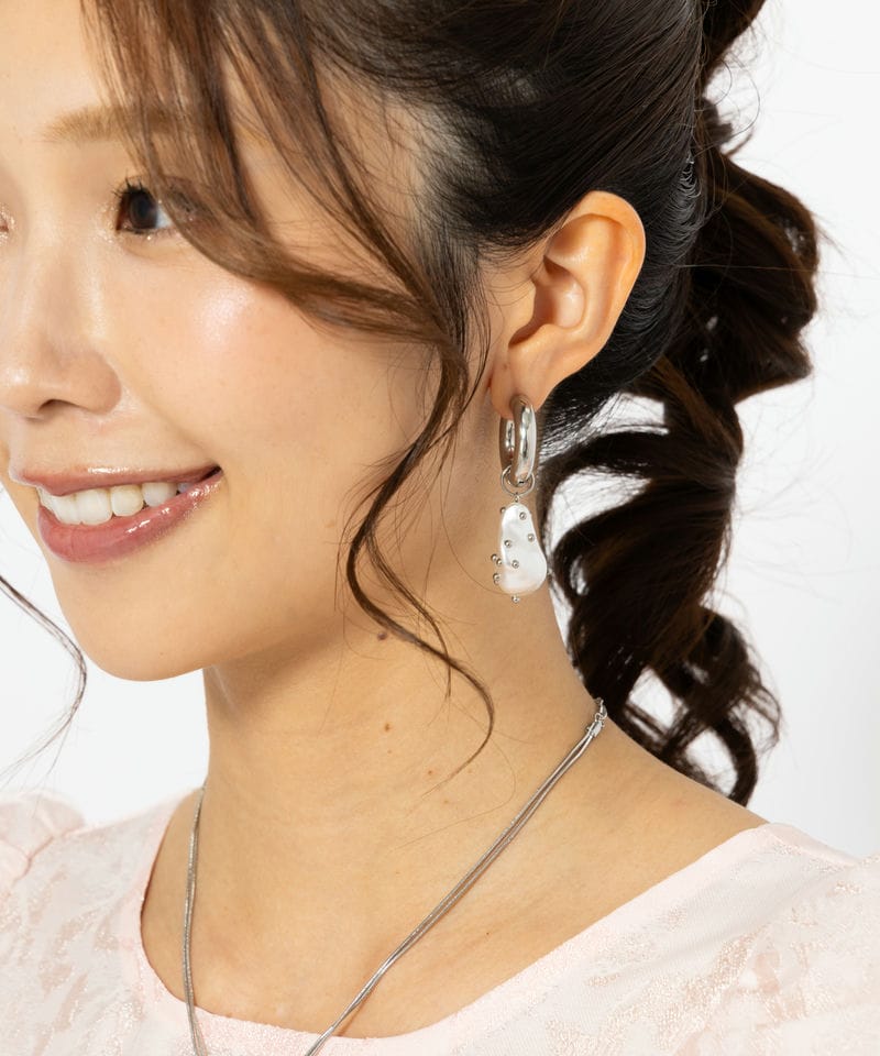 ANTEPRIMA アンテプリマ パールフィオーリ2WAYピアス ゴールド系 