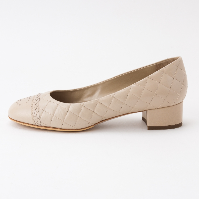 CHANEL シャネル レザーパンプス ベージュ系 | 結婚式パーティーの