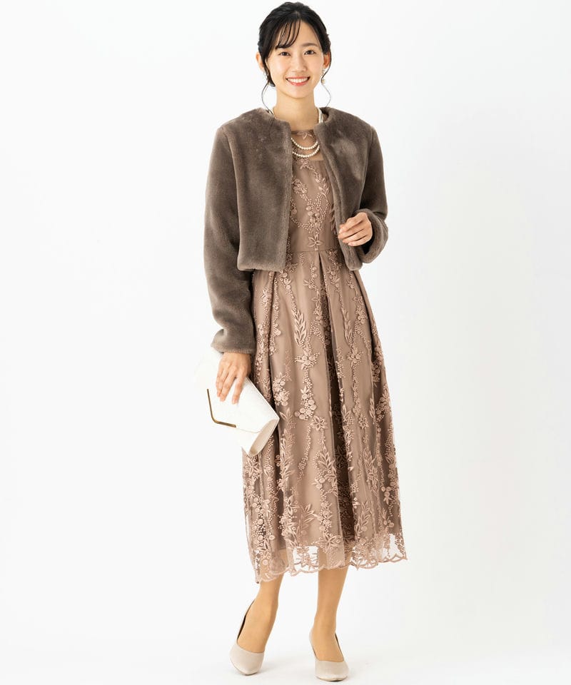 Leja レジャ ノーカラークルーネックショート丈ファーコート Leja レジャ ノーカラークルーネックショート丈ファーコート