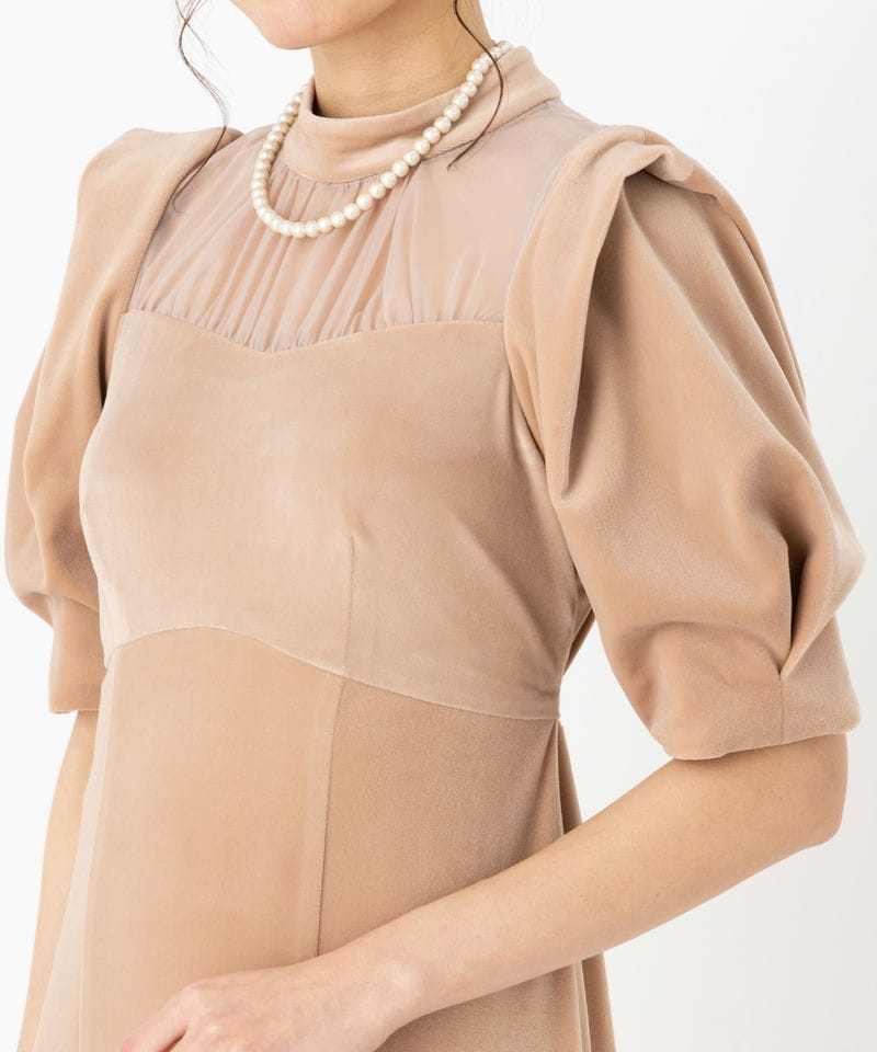 LilyBrown リリーブラウン シアーネックベロアドレス ベージュ系