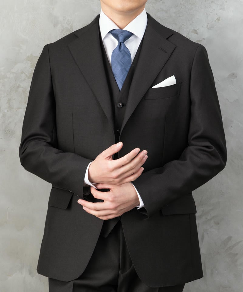 SUIT SQUARE スーツスクエア 尾州・段返り3つボタンスリーピーススーツ